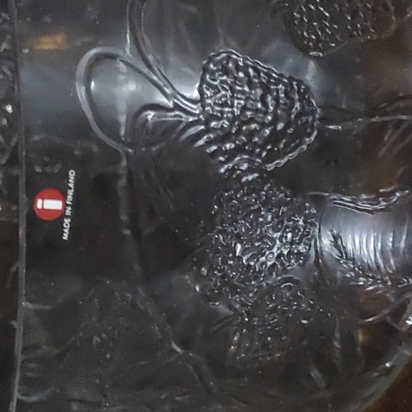 Iittala Vintage Strawberry Salad Bowl - Picture 5 of 5